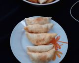 सूजी गुजिया (suji gujiya recipe in hindi) रेसिपी चरण 7 फोटो