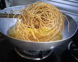 लसुणी शेव (lasuni sev recipe in marathi) रेसिपी स्टेप 4 फोटो 