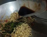 Foto langkah ke 4 dari resep Mie Kangkung Belacan.