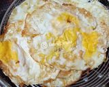 Foto langkah ke 1 dari resep Telur Ceplok Masak Kecap.