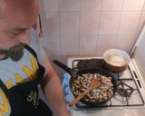 Currys, gombás, cukkínis csirkemell rizzsel recept fázis 4 fotója