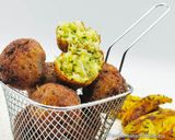 Foto del passaggio 9 della ricetta Polpette di Baccalà Gluten Free con Patate Arrosto