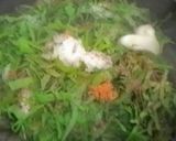 Hình bước làm 3 của món Chạch đồng kho lá nghệ