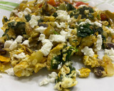 Foto del paso 1 de la receta: Revuelto de espinacas con pasas y queso feta