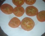 Foto del paso 2 de la receta: Pechuga adobada con papas fritas y tomate frito a la provenzal