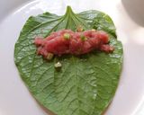A picture of step 3 of Pan-Fried Beef Wrapped in Betel Leaves.