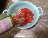 Foto del paso 1 de la receta: Ensalada de pimientos asados con atún