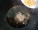 A picture of step 1 of Schezwan Rava Balls.