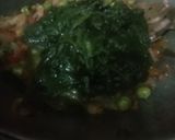 A picture of step 6 of Palak Matar.
