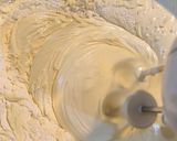 Foto langkah ke 3 dari resep Bolu jadul topping butter cream keju/ messis (6 telur).