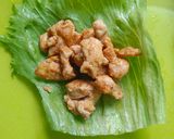 Gambar langkah 2 resipi Ayam Mamak Iceberg Lettuce Wraps.