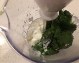 Foto del paso 3 de la receta: Lactonesa de albahaca y cilantro (dip)