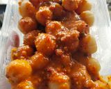Foto langkah ke 5 dari resep Cilok maizena empuk sambal pecel.
