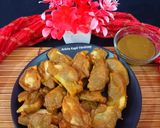 A picture of step 3 of Bajra Pakore.