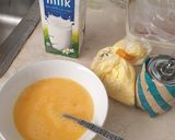 Foto langkah ke 1 dari resep Buttermilk Scrambled Egg.