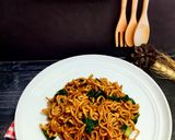 Foto langkah ke 4 dari resep Mie Goreng Sawi Hijau.