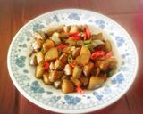 Foto langkah ke 2 dari resep Tumis terong ungu kecap inggris.