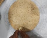 A picture of step 2 of Onion capcicum tomato pizza.