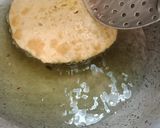 A picture of step 4 of Bedmi kachori.