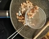 Szalonnás sült csirkemáj cukkinipürével recept fázis 2 fotója