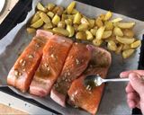 Foto del paso 4 de la receta: Salmón con patatas baby al horno