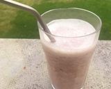 A picture of step 2 of Chikoo thick shake.