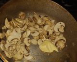 Foto del paso 2 de la receta: Pasta con pollo y champiñones