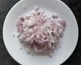 A picture of step 3 of Kandhyachi Kanchcholi (Onian chatani).