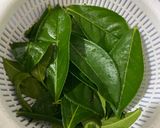 Hình bước làm 2 của món Cá nục bông kho thịt ba chỉ