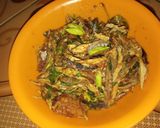 Foto langkah ke 5 dari resep Tongkol suwir pete kemangi.