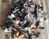 Foto del passaggio 1 della ricetta Orzo su crema di cavolfiore e ricotta con funghi