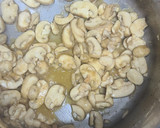 Foto del paso 4 de la receta: Espagueti blanco con Camarones con champiñones y pechuga de pollo