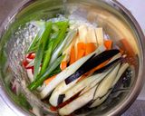 A picture of step 2 of Rainbow Vegetables Tempura🌈.