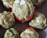 Une image de l'étape 2 de 🍅 Tomates farcies poulet, mozzarella & pesto.