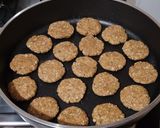 Foto del paso 2 de la receta: Galletitas de avena, queso y tomillo