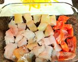 A picture of step 1 of Fish mix with sweet peppers in white sauce.