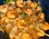 Foto langkah ke 4 dari resep Oseng Udang Kikil Pedas 🍤🌶️.