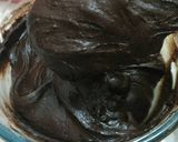 Foto langkah ke 5 dari resep Shiny Chewy Brownies.