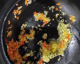 Foto langkah ke 4 dari resep Nasi Goreng Sosis Praktis.