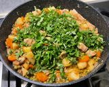 Une image de l'étape 26 de Poulet aux carottes, panais, petits pois et pommes de terre.