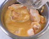 Foto langkah ke 3 dari resep Ayam Goreng Bawang Putih.
