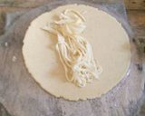 Foto del paso 2 de la receta: Empanadas de queso Oaxaca 🌹🌹🌹