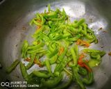 A picture of step 4 of Meet stir fry with vegetables.