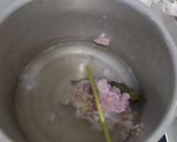 Foto langkah ke 2 dari resep MPASI 6+ Bubur nasi sop ayam.