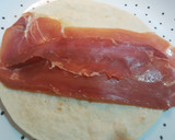 Foto del paso 3 de la receta: Fajitas de jamón serrano y queso curado