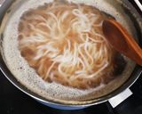 Une image de l'étape 2 de Soupe de nouilles ramen.