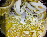 Foto langkah ke 3 dari resep Pokcoy Sosis Saos Tiram.