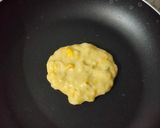 Foto langkah ke 3 dari resep Pancake pisang teflon sederhana.