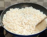 A picture of step 1 of Murmure ladoo puffed rice ladoo.