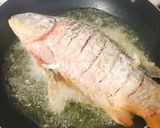 Hình bước làm 1 của món Cá chép sốt kiểu Hoa